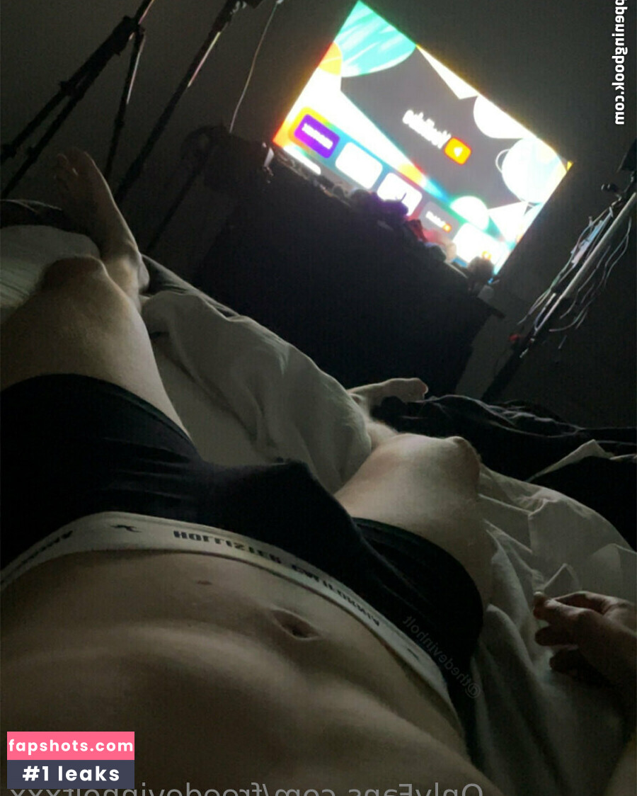 freedevinholtxxx nude babe gallery