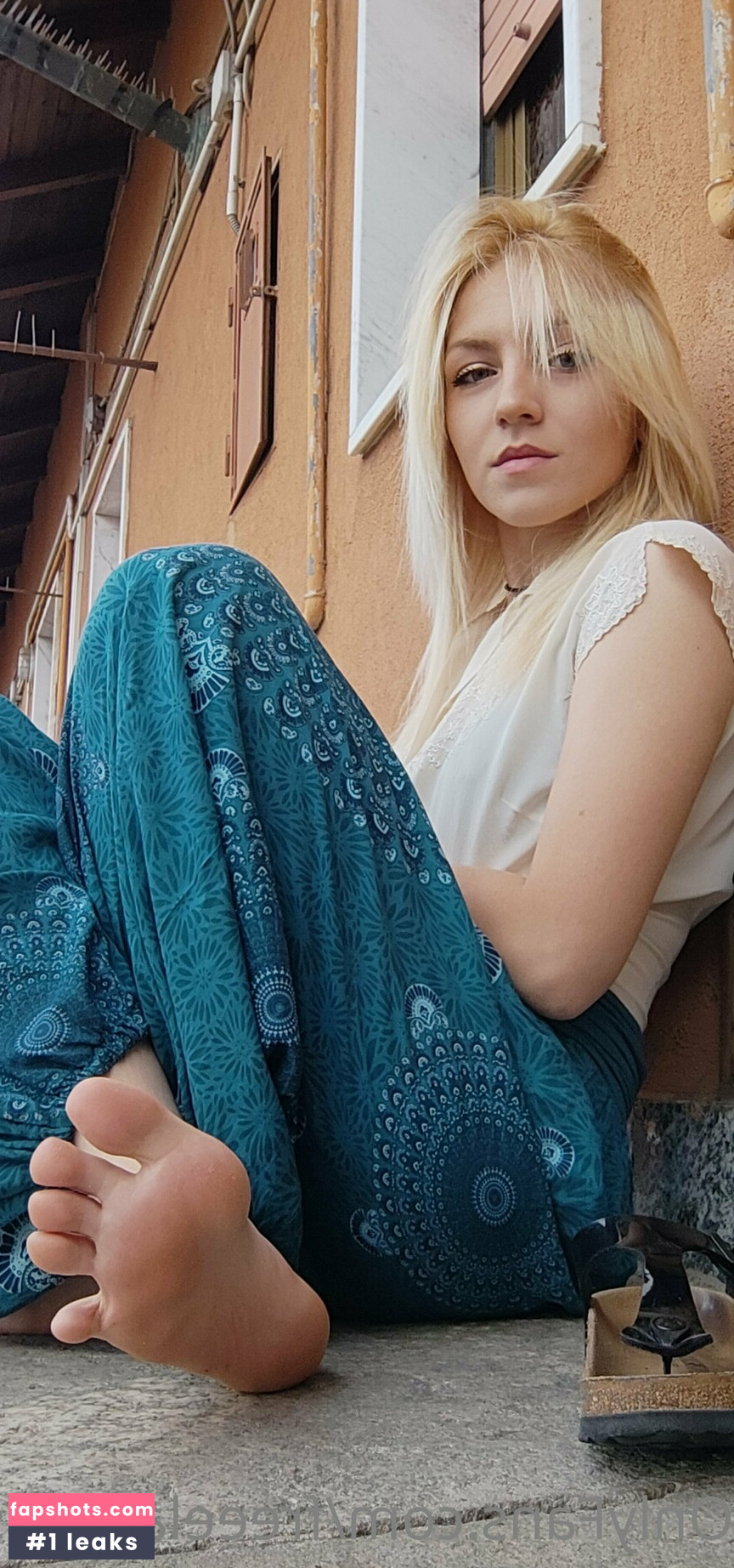 freeelaamiss23 nude babe gallery