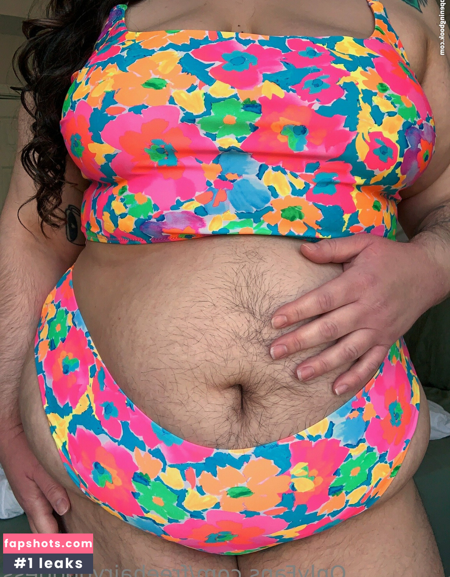 freehairygoddess nude babe gallery