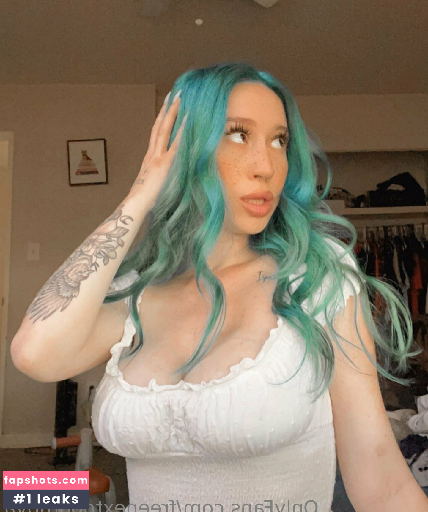 freenextdoornova gallery photo #3