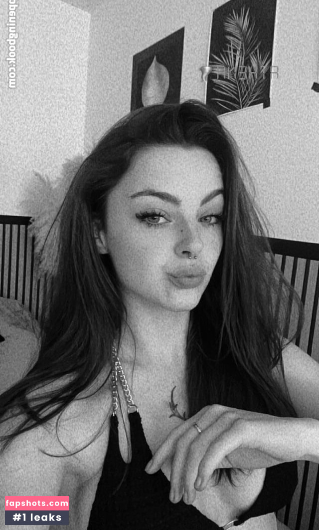 French Hot Girl gallery photo #4