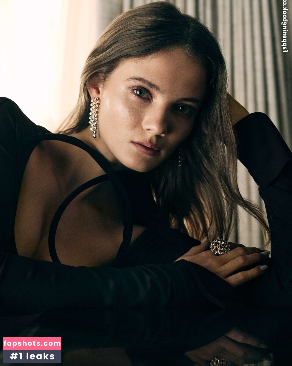 Freya Allan Nude Leaks OnlyFans Photos #72 - LeakJerk