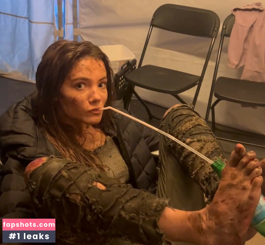 Freya Allen gallery photo #10