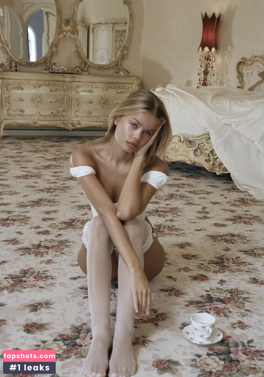Frida Aasen gallery photo #737