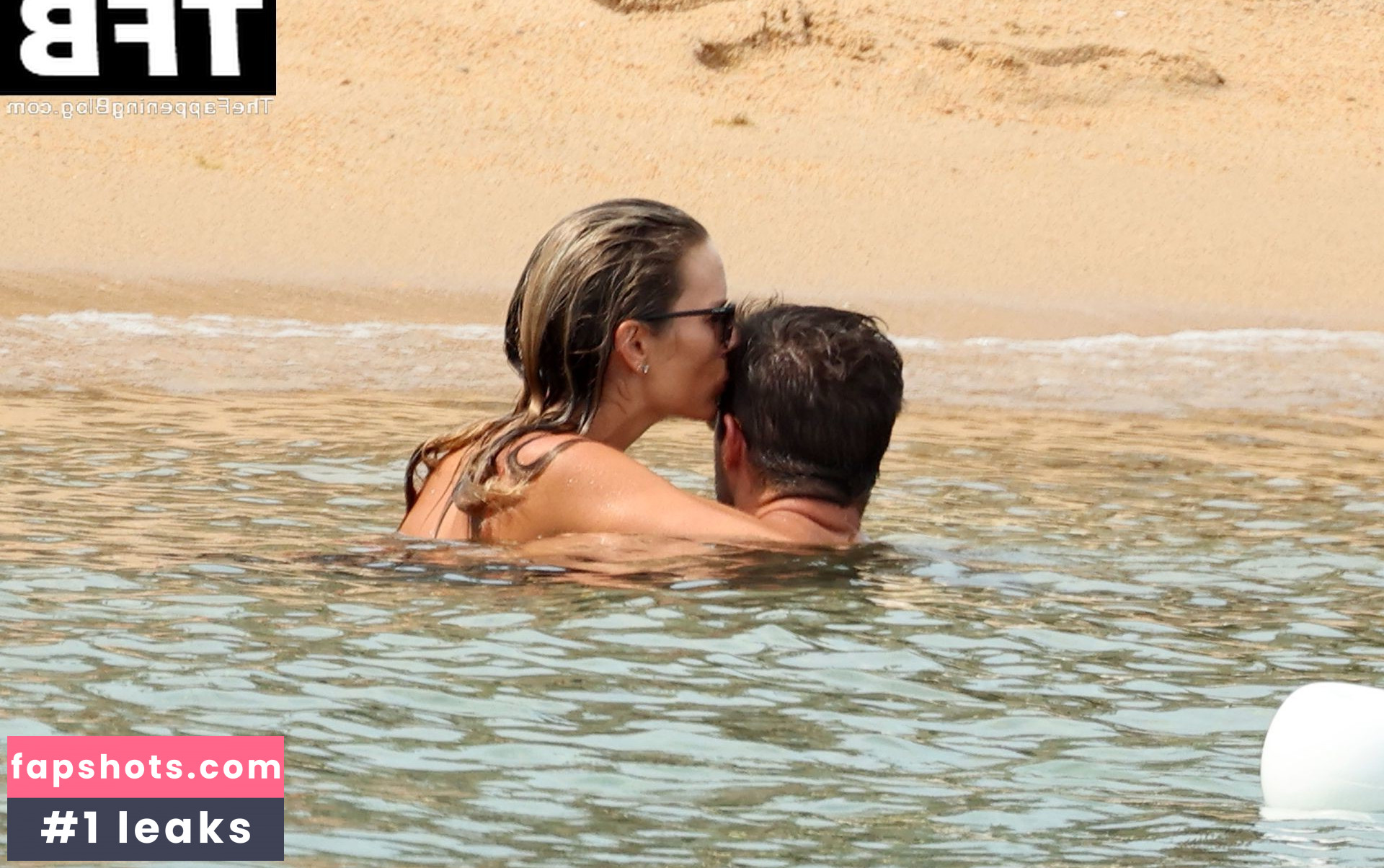 Frida Andersson gallery photo #35