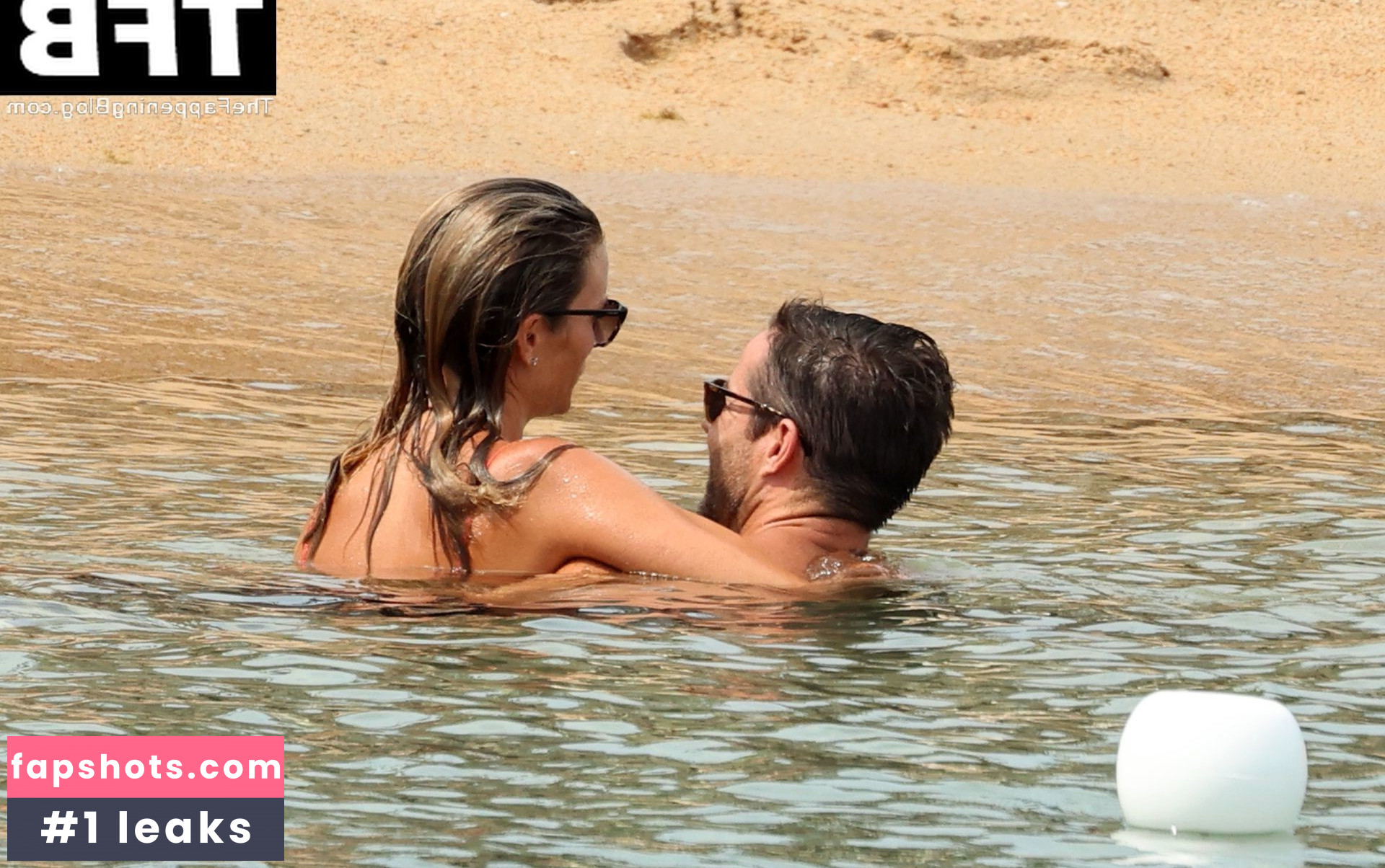 Frida Andersson gallery photo #36