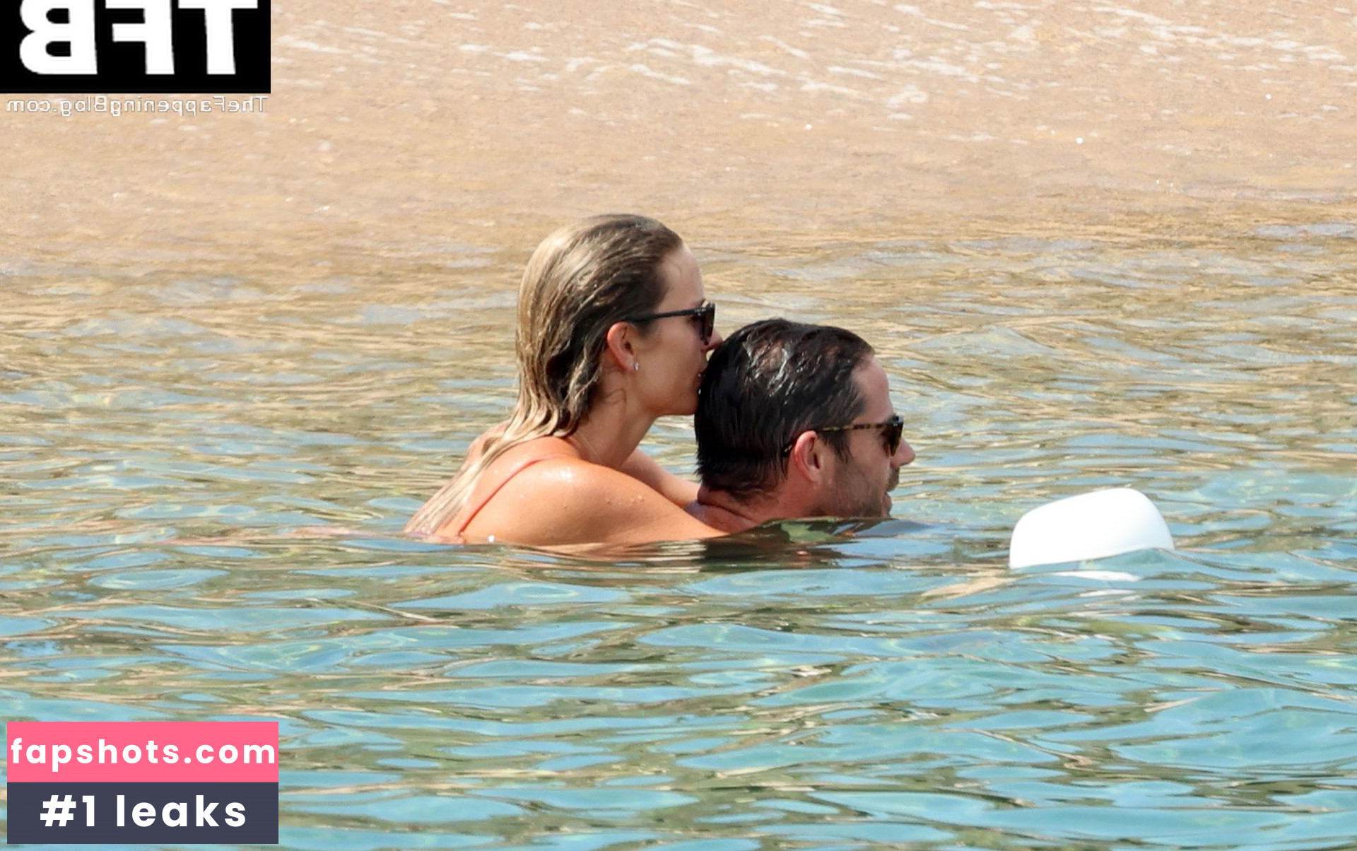 Frida Andersson gallery photo #75