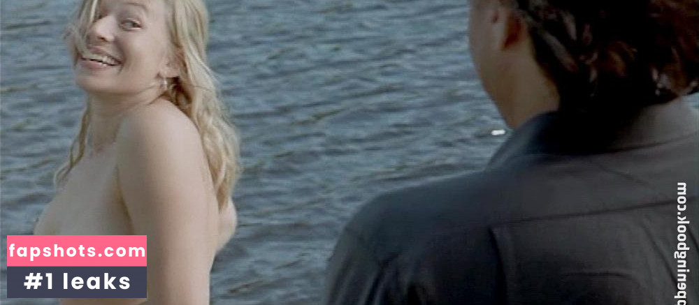 Frida Hallgren gallery photo #15