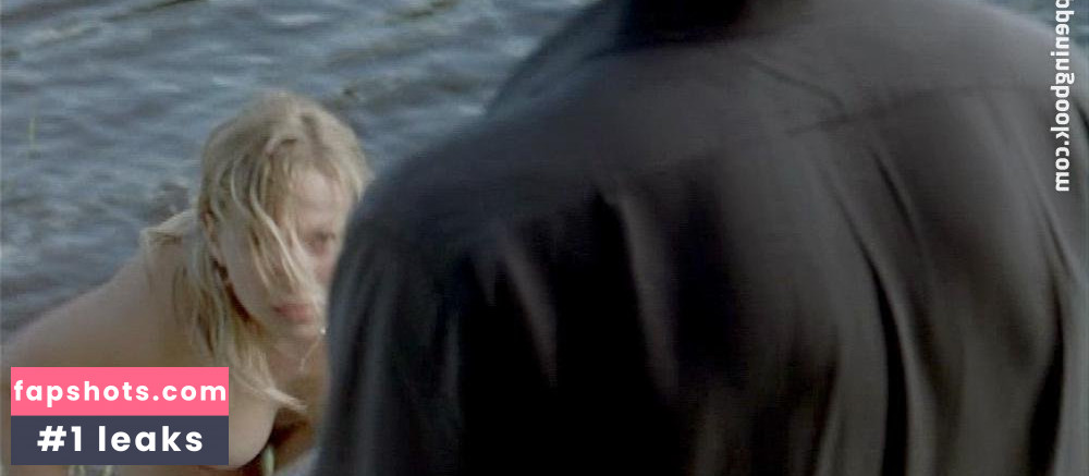 Frida Hallgren gallery photo #16