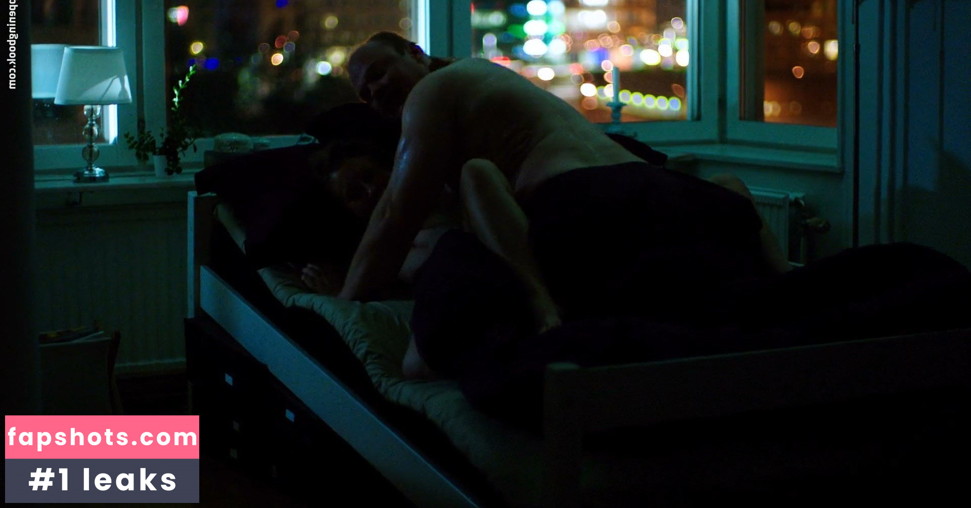 Frida Hallgren gallery photo #5