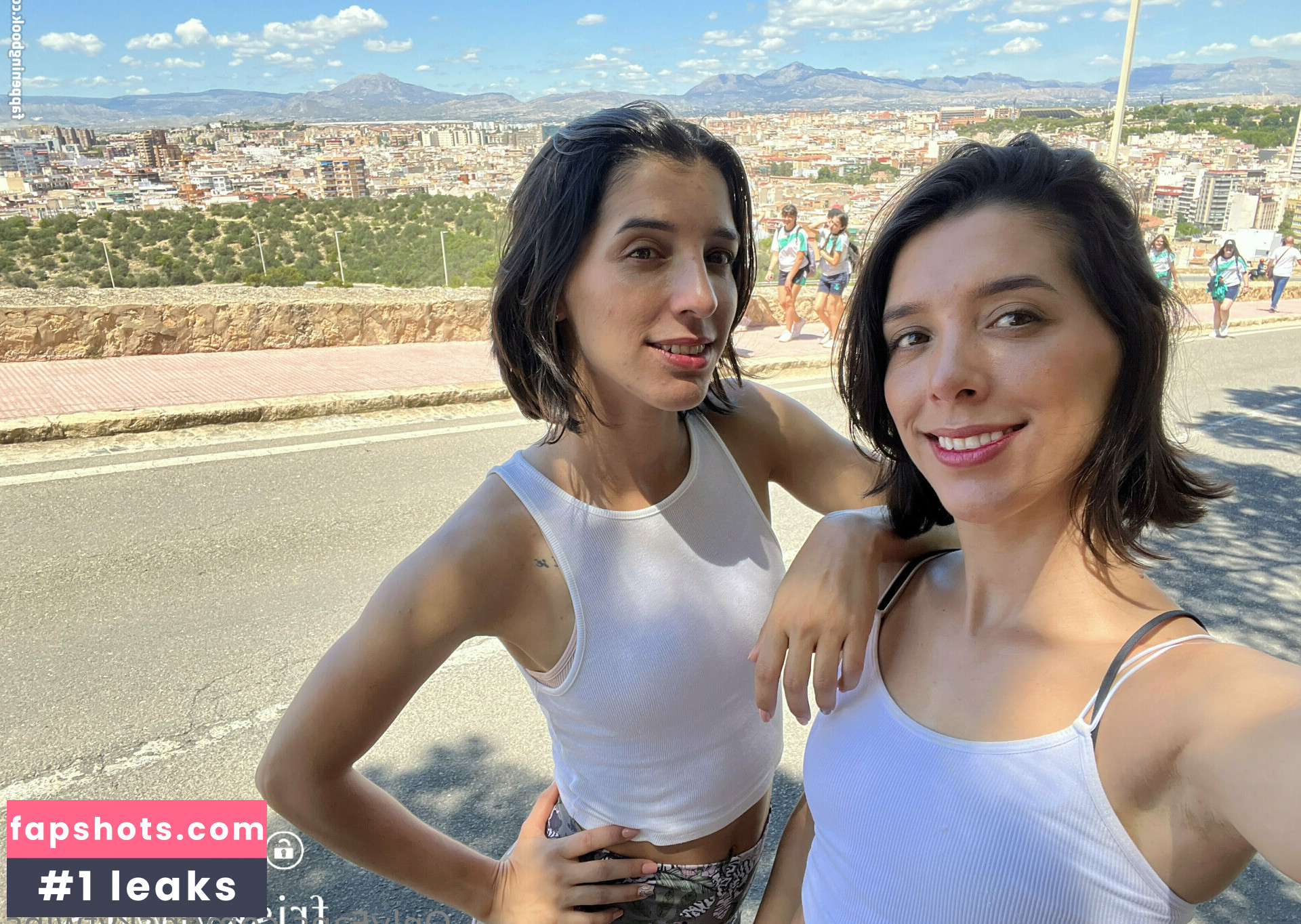 Frisky Twins gallery photo #15