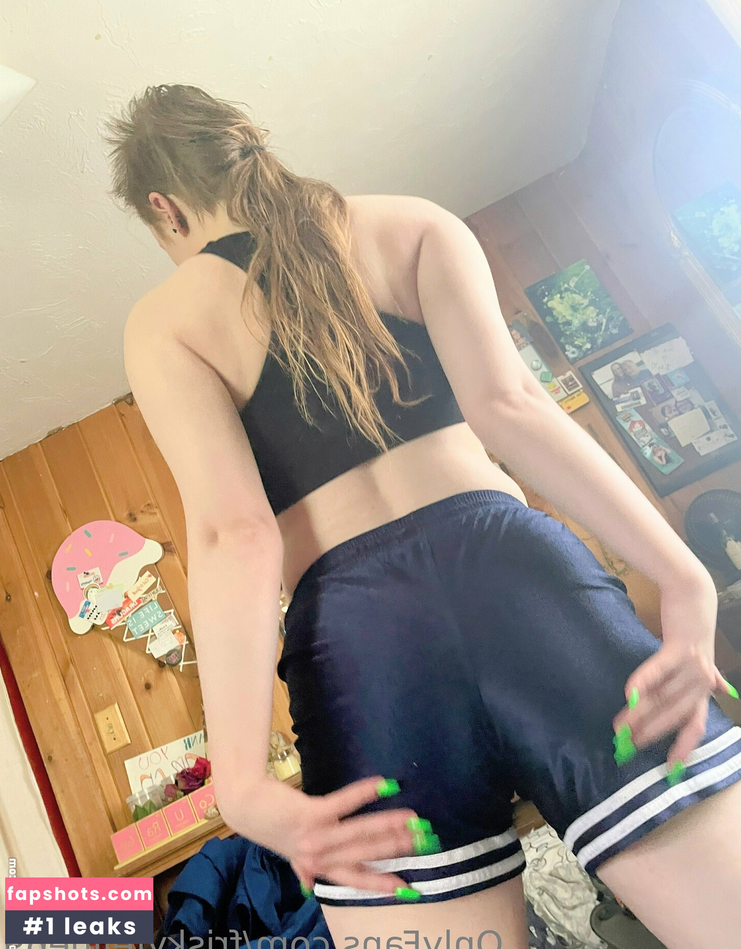 friskyfeline69 gallery photo #3