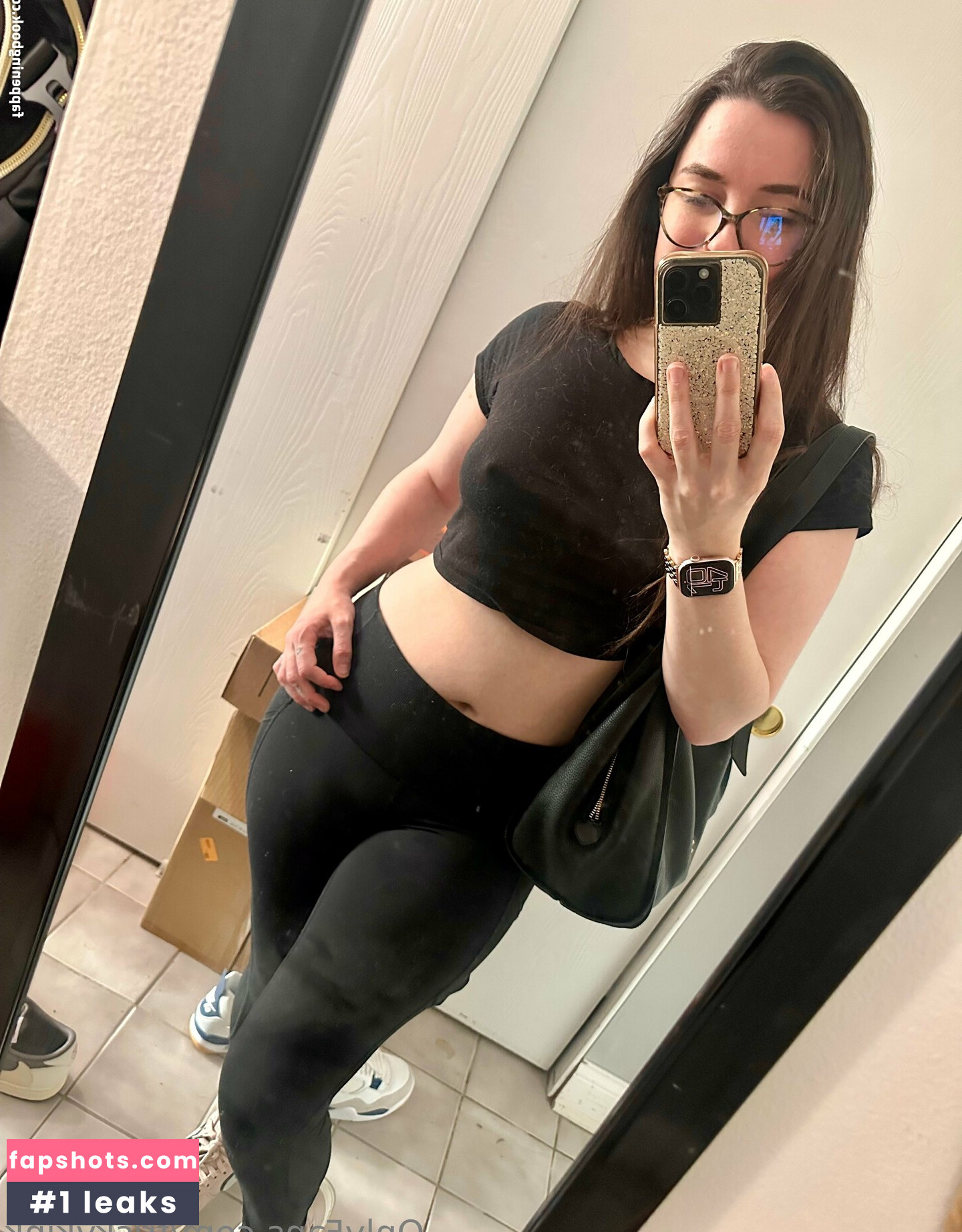 friskykink nude babe gallery