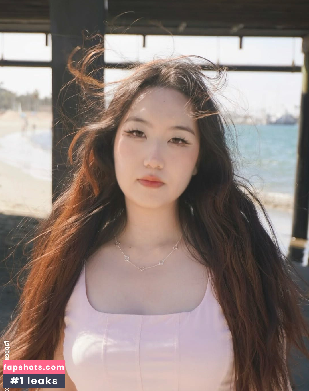 Fufu Flutters ASMR gallery photo #7