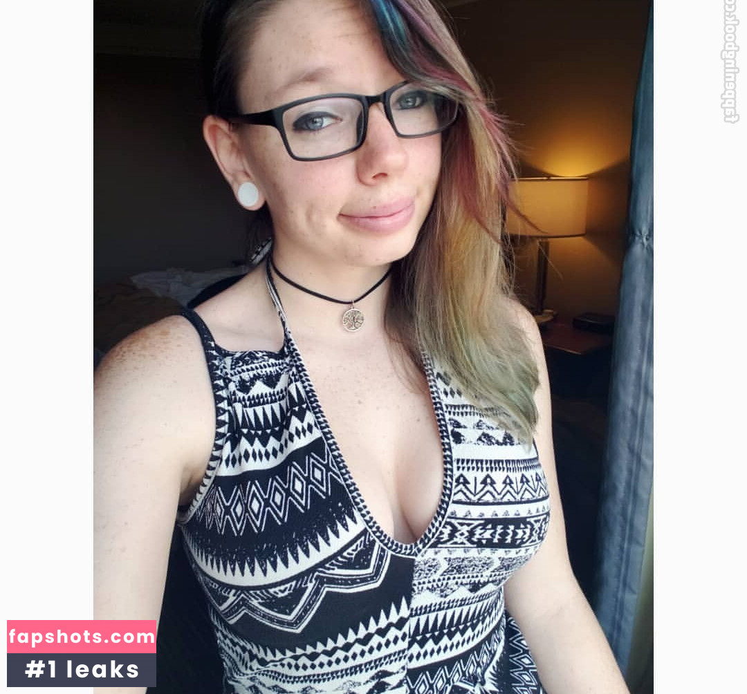 Gabby Swears gallery photo #13