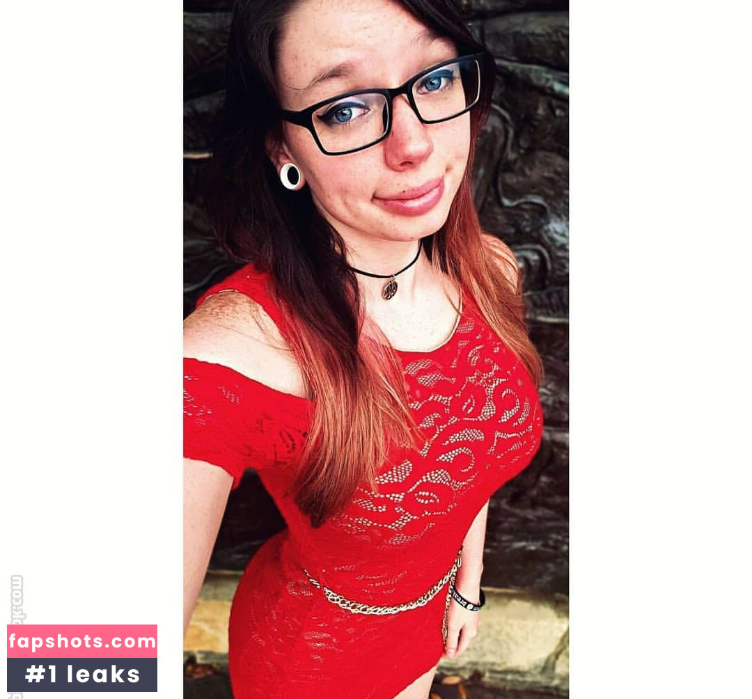 Gabby Swears gallery photo #16