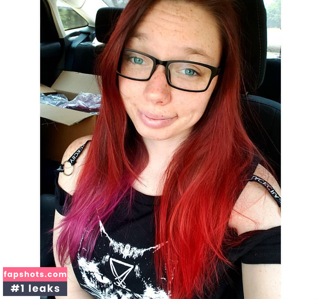 Gabby Swears gallery photo #19