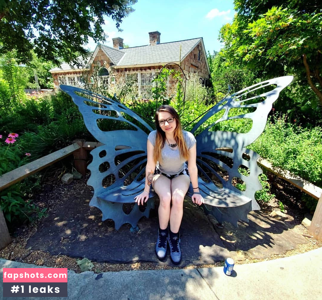 Gabby Swears gallery photo #21