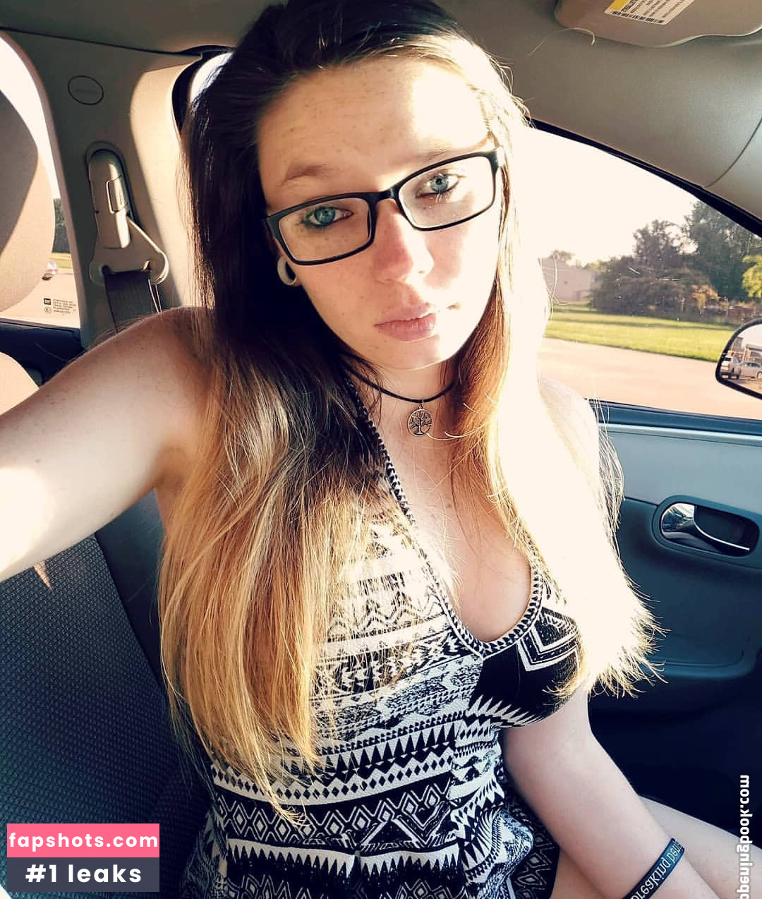 Gabby Swears gallery photo #24