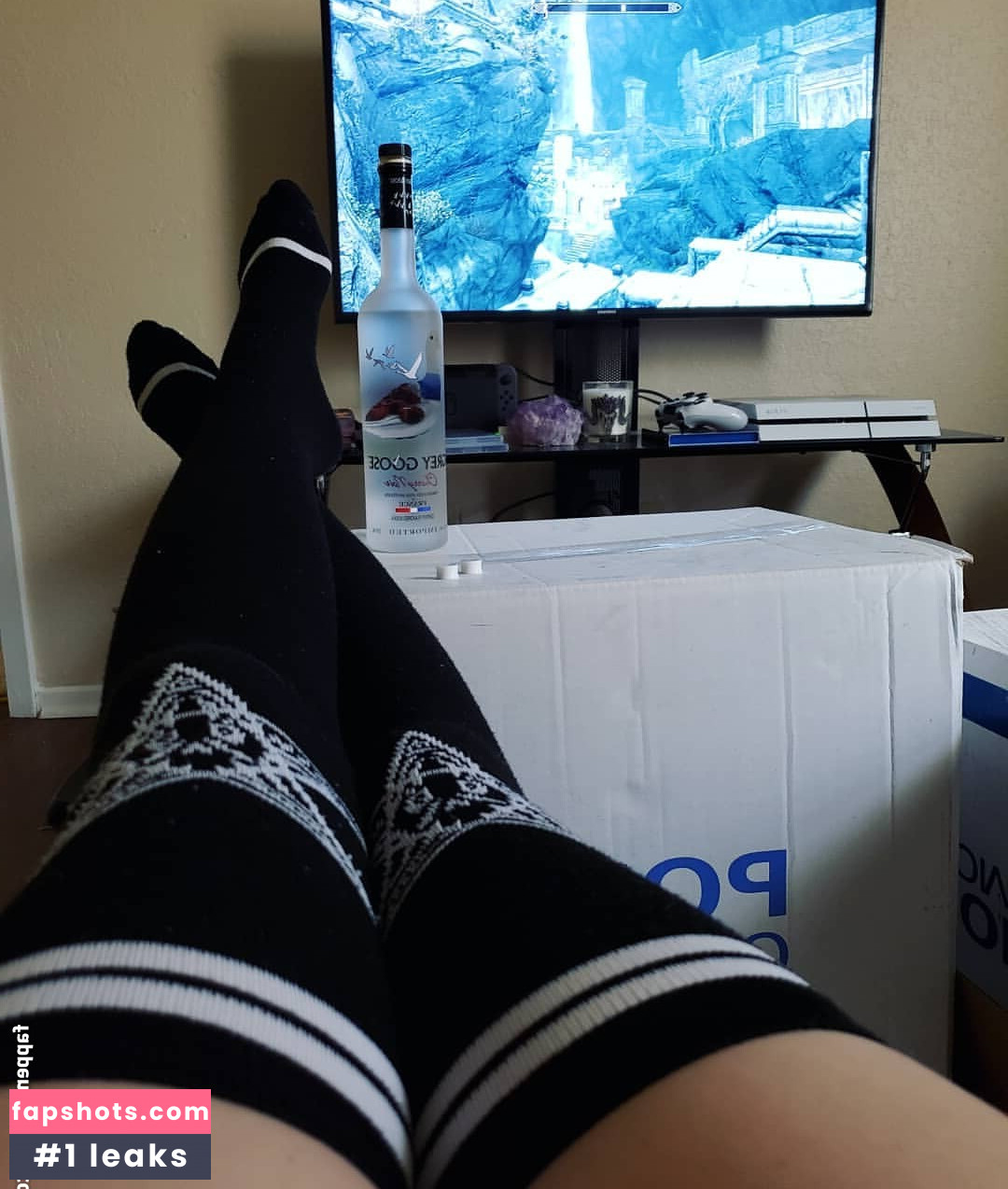 Gabby Swears gallery photo #9