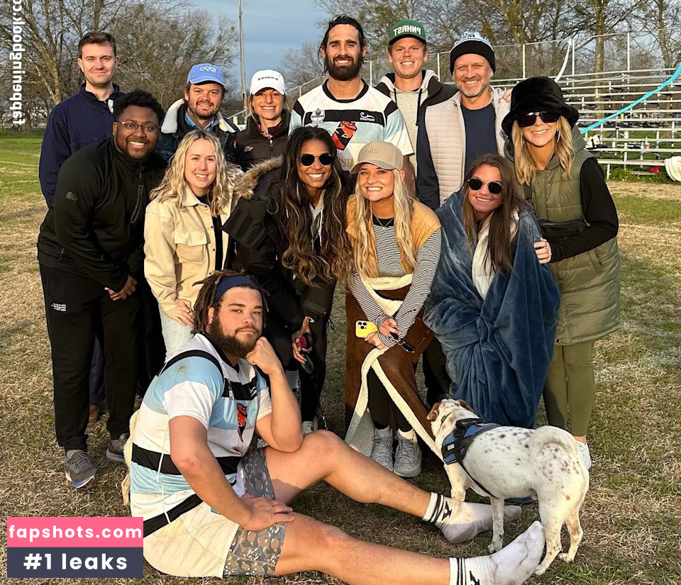 Gabby Thomas nude babe gallery