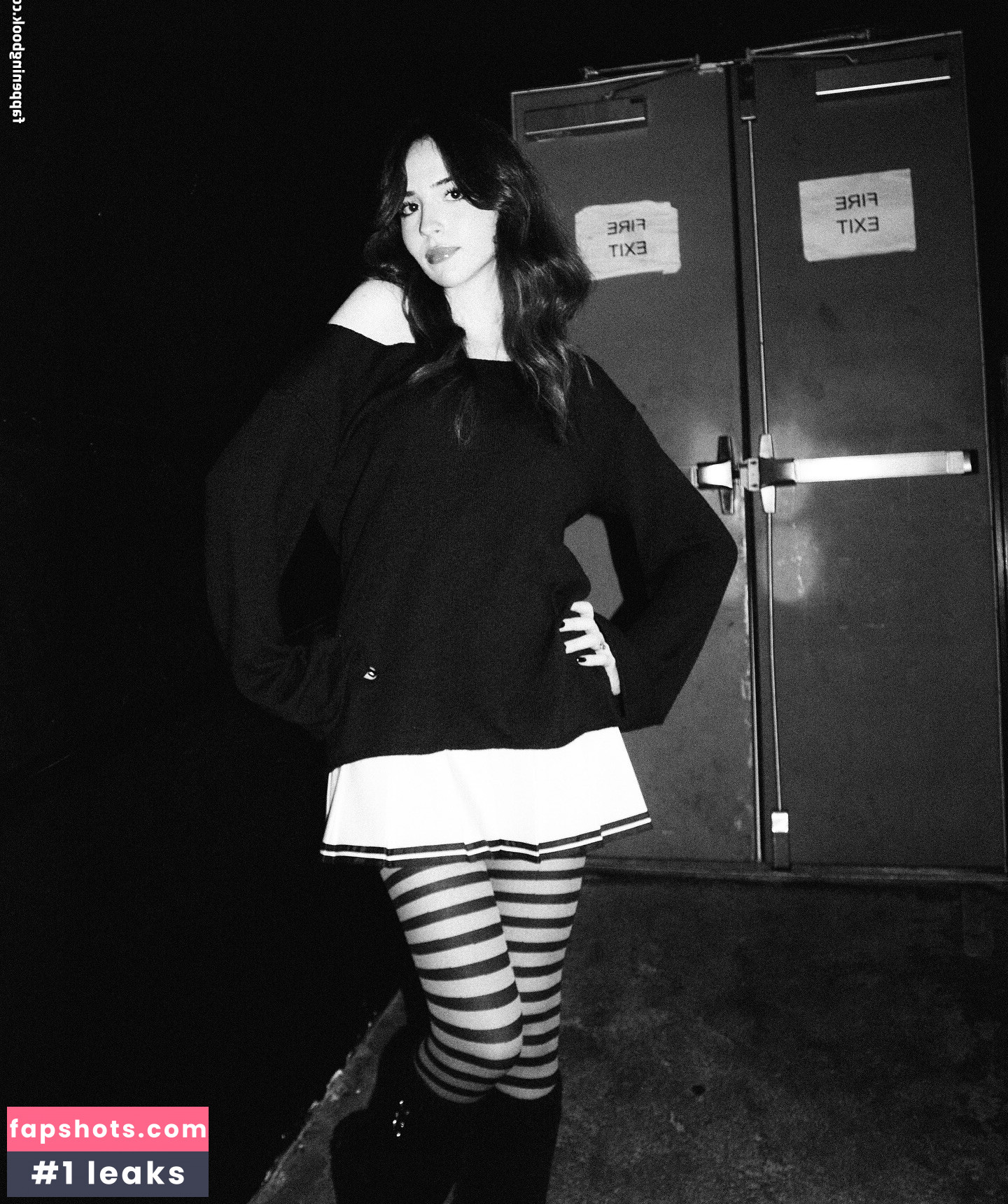 Gabriela Bee gallery photo #11