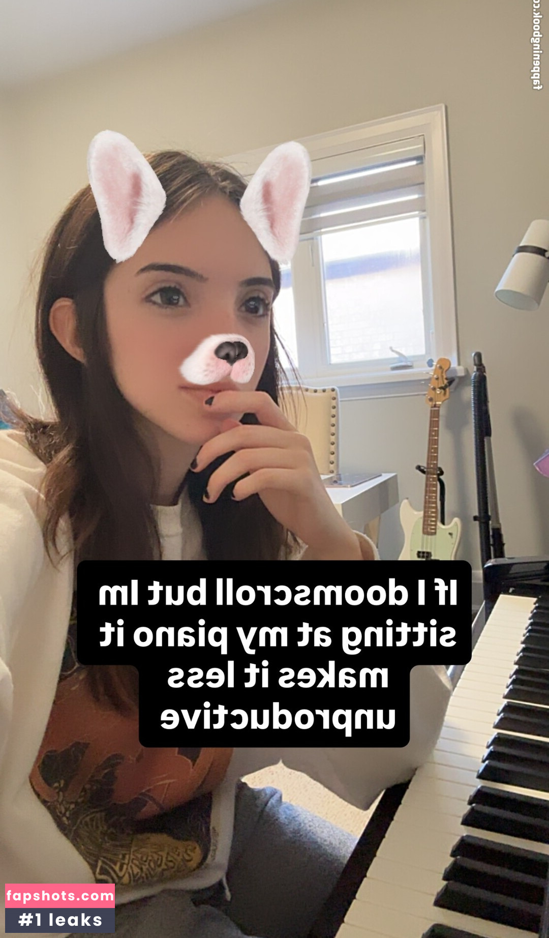 Gabriela Bee gallery photo #17