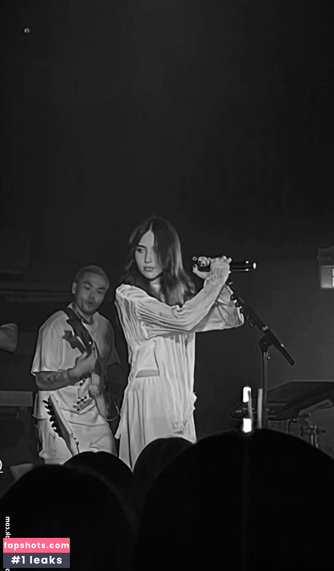 Gabriela Bee gallery photo #18