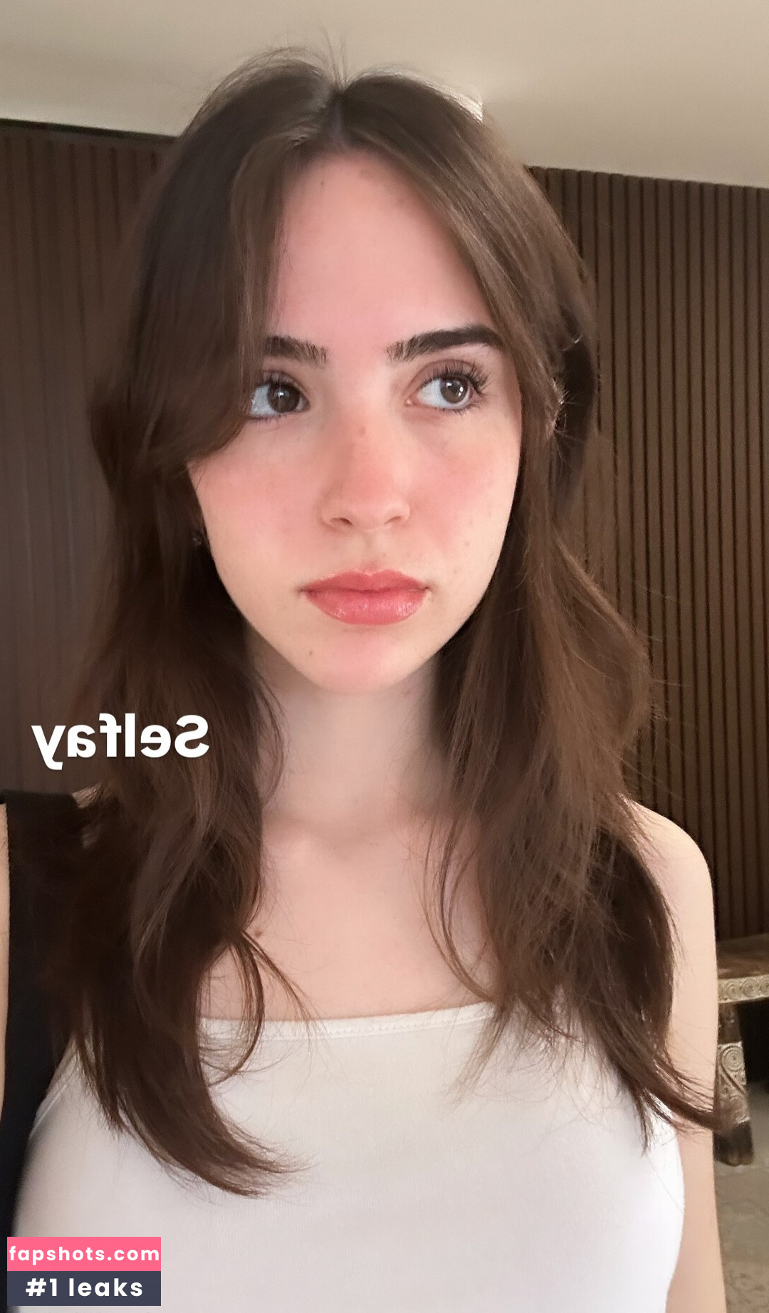 Gabriela Bee gallery photo #32