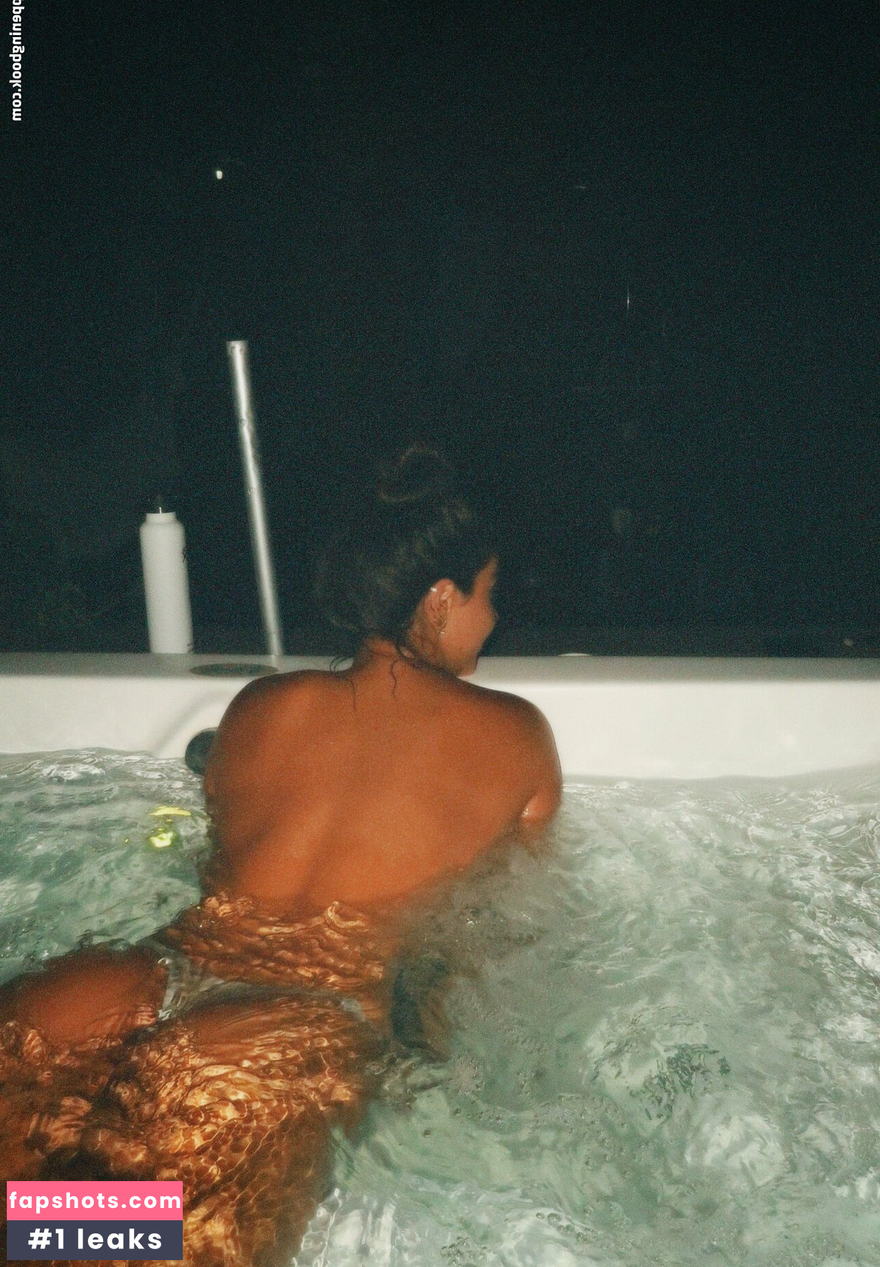 Gabriela Versiani gallery photo #62