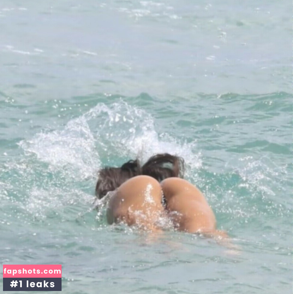 Gabriela Versiani gallery photo #66