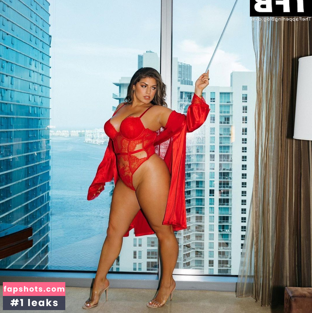 Gabriella Halikas gallery photo #44