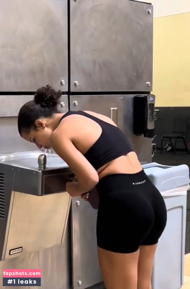 Gabriella Saraivah gallery photo #28