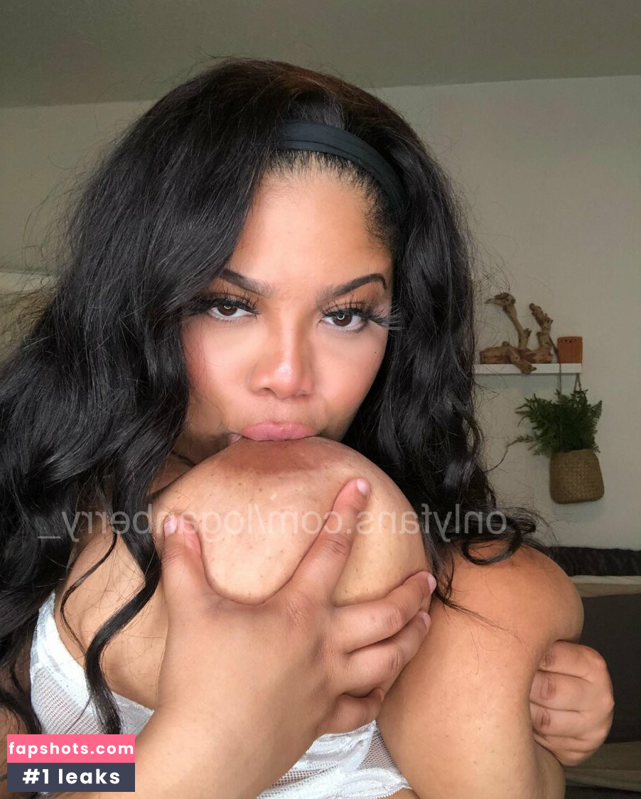 Gabrielle Logan gallery photo #18