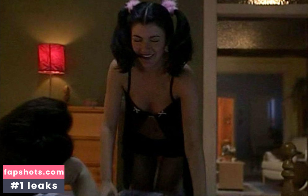 Gabrielle Miller gallery photo #6