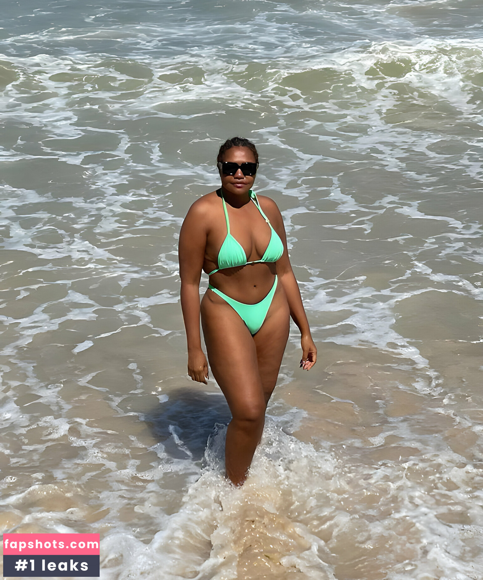 Gaby Amarantos gallery photo #38