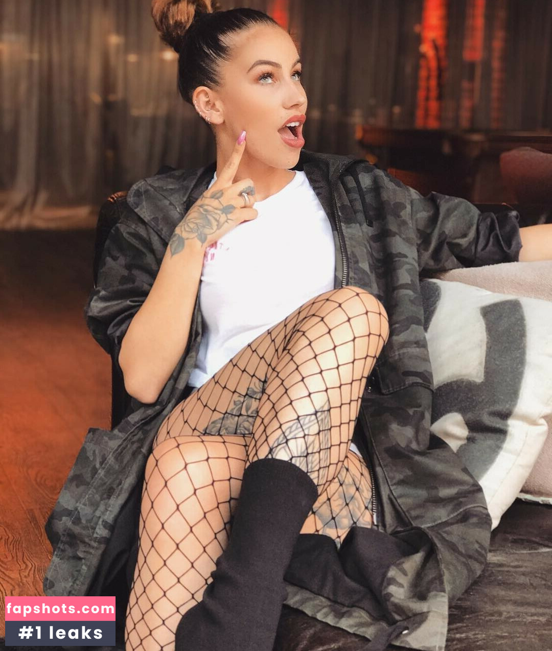 Gaelle Garcia Diaz gallery photo #25