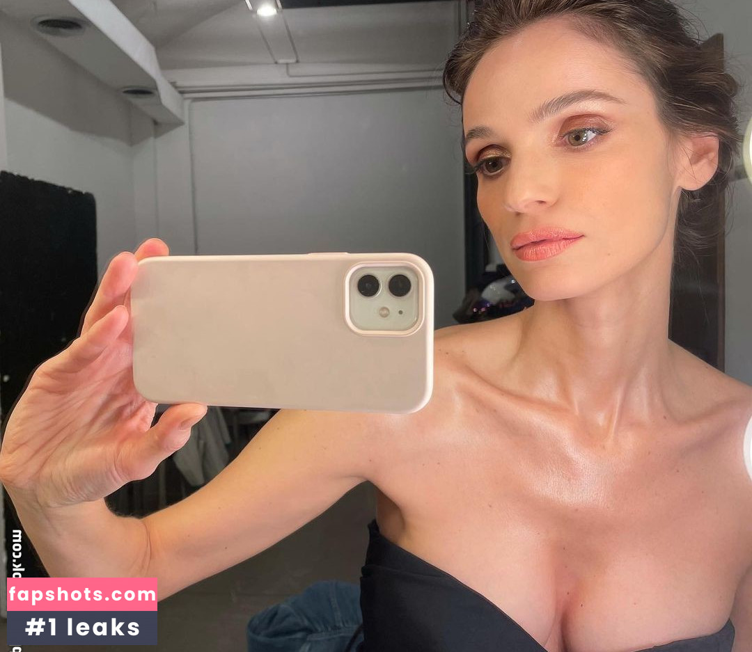 Gaia Bermani Amaral nude babe gallery