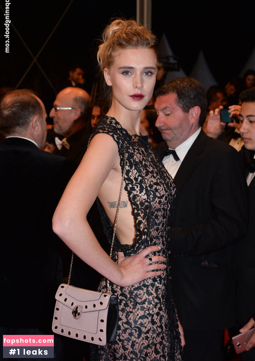 Gaia Weiss gallery photo #19
