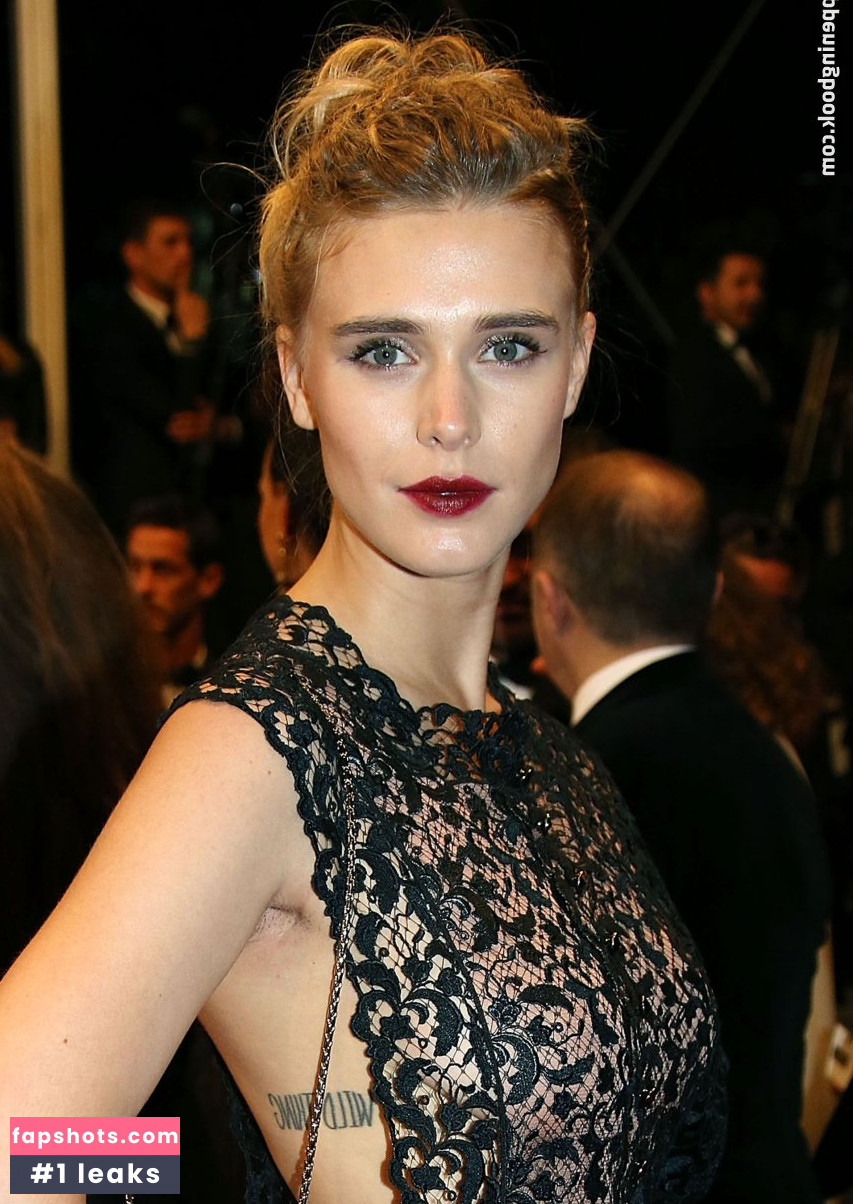 Gaia Weiss gallery photo #33
