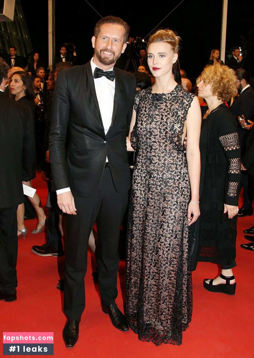 Gaia Weiss gallery photo #35