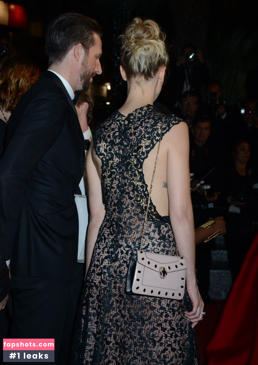 Gaia Weiss gallery photo #41