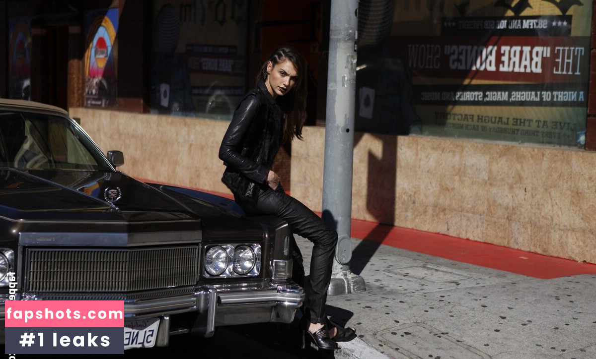 Gal Gadot gallery photo #26