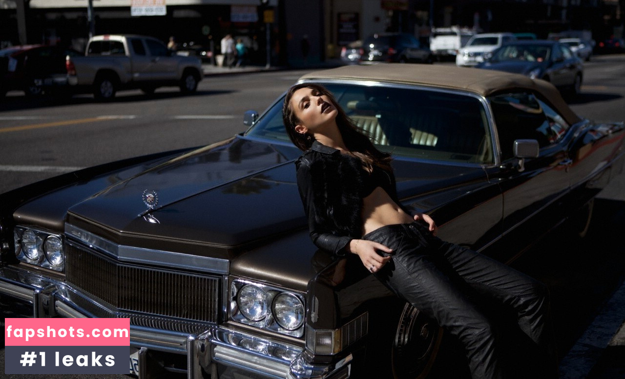 Gal Gadot gallery photo #30