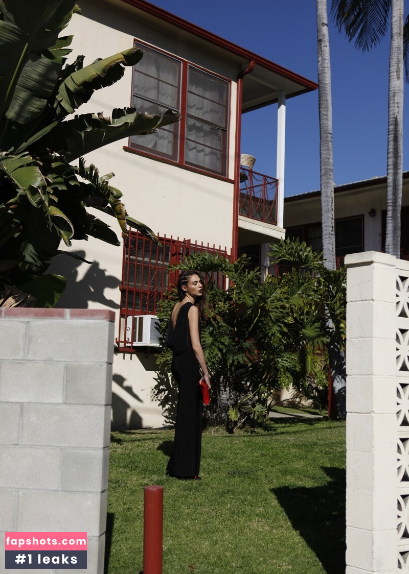 Gal Gadot gallery photo #33