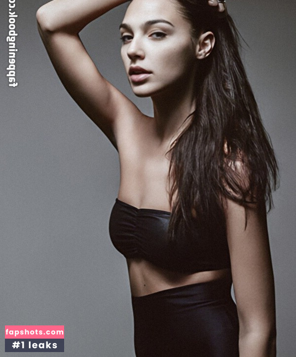 Gal Gadot gallery photo #327