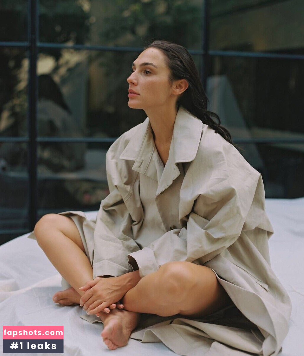Gal Gadot gallery photo #328