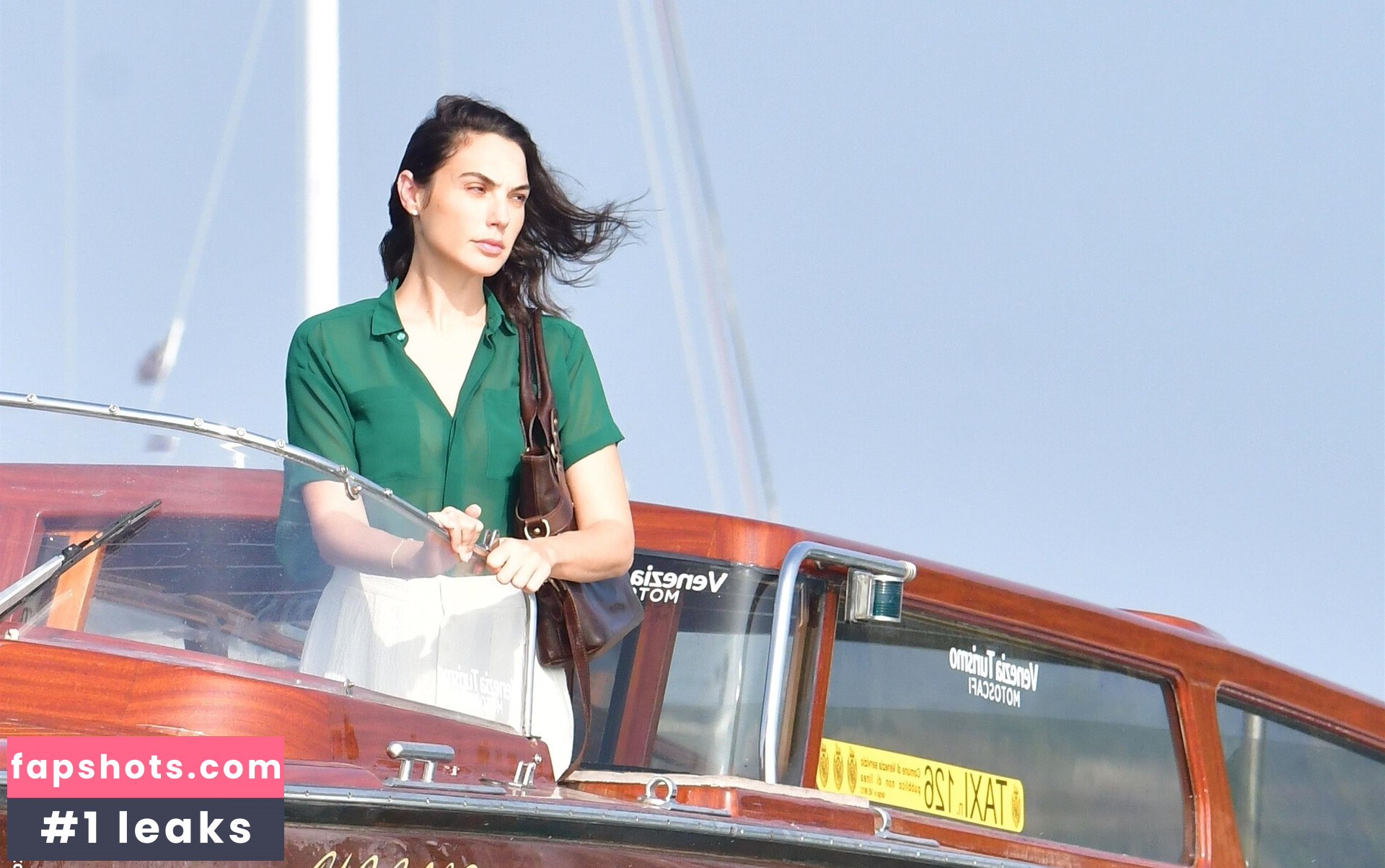 Gal Gadot gallery photo #333