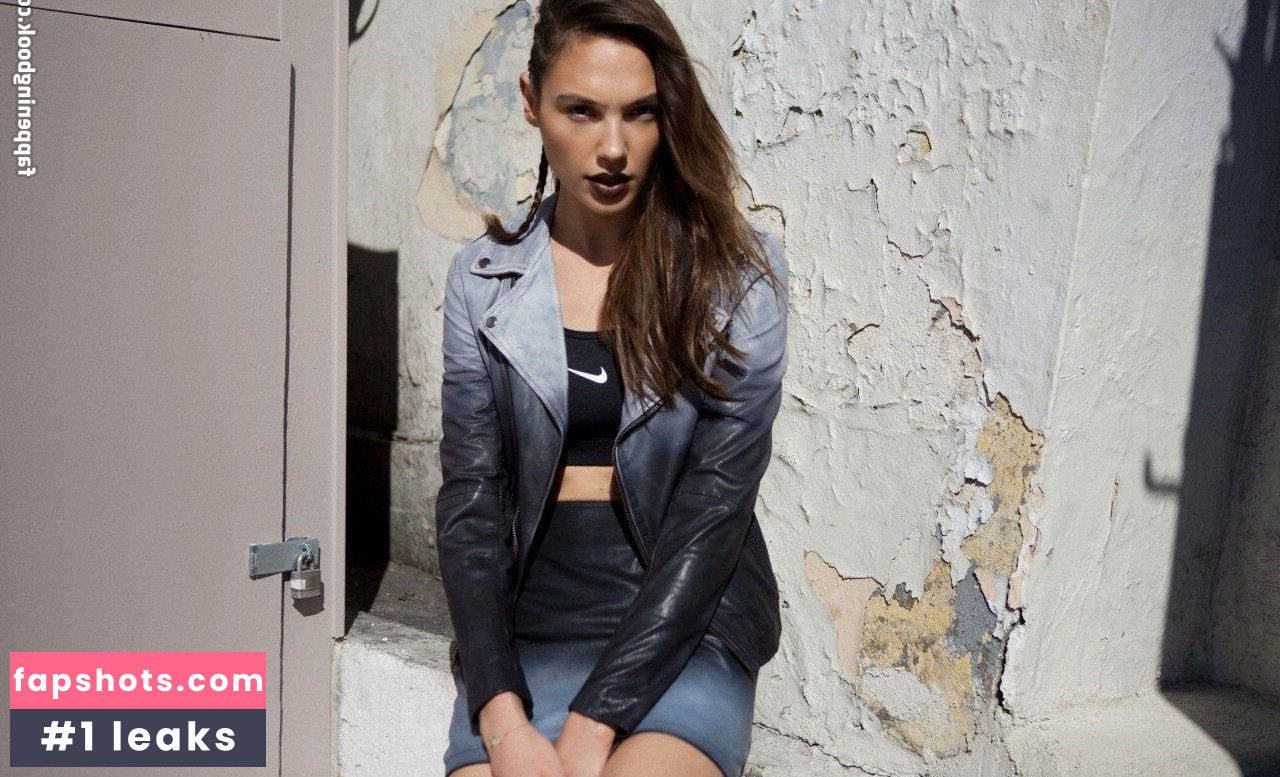 Gal Gadot gallery photo #37