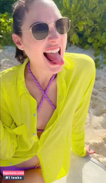 Gal Gadot gallery photo #586